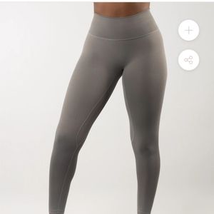 BUFFBUNNY DREAMY LEGGING * not color pictured*